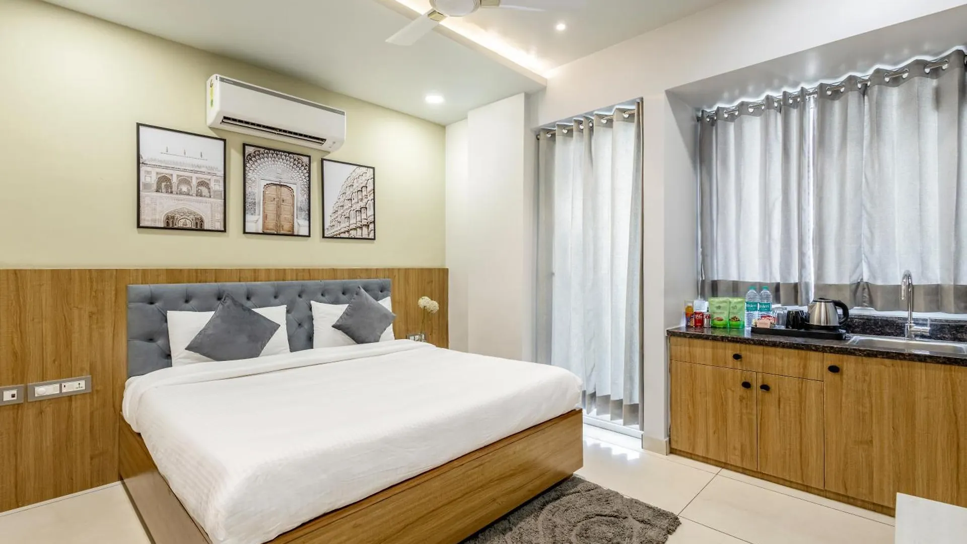 Wandr Hotel Medicity Gurugram, Near Medanta Hospital Gurgaon 3*,