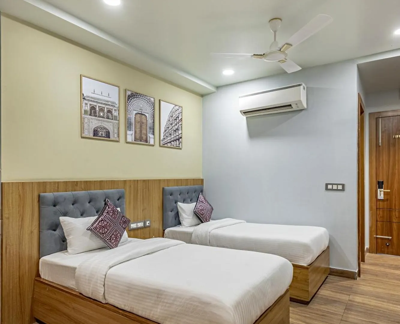 Wandr Hotel Medicity Gurugram, Near Medanta Hospital Gurgaon 3*,  India