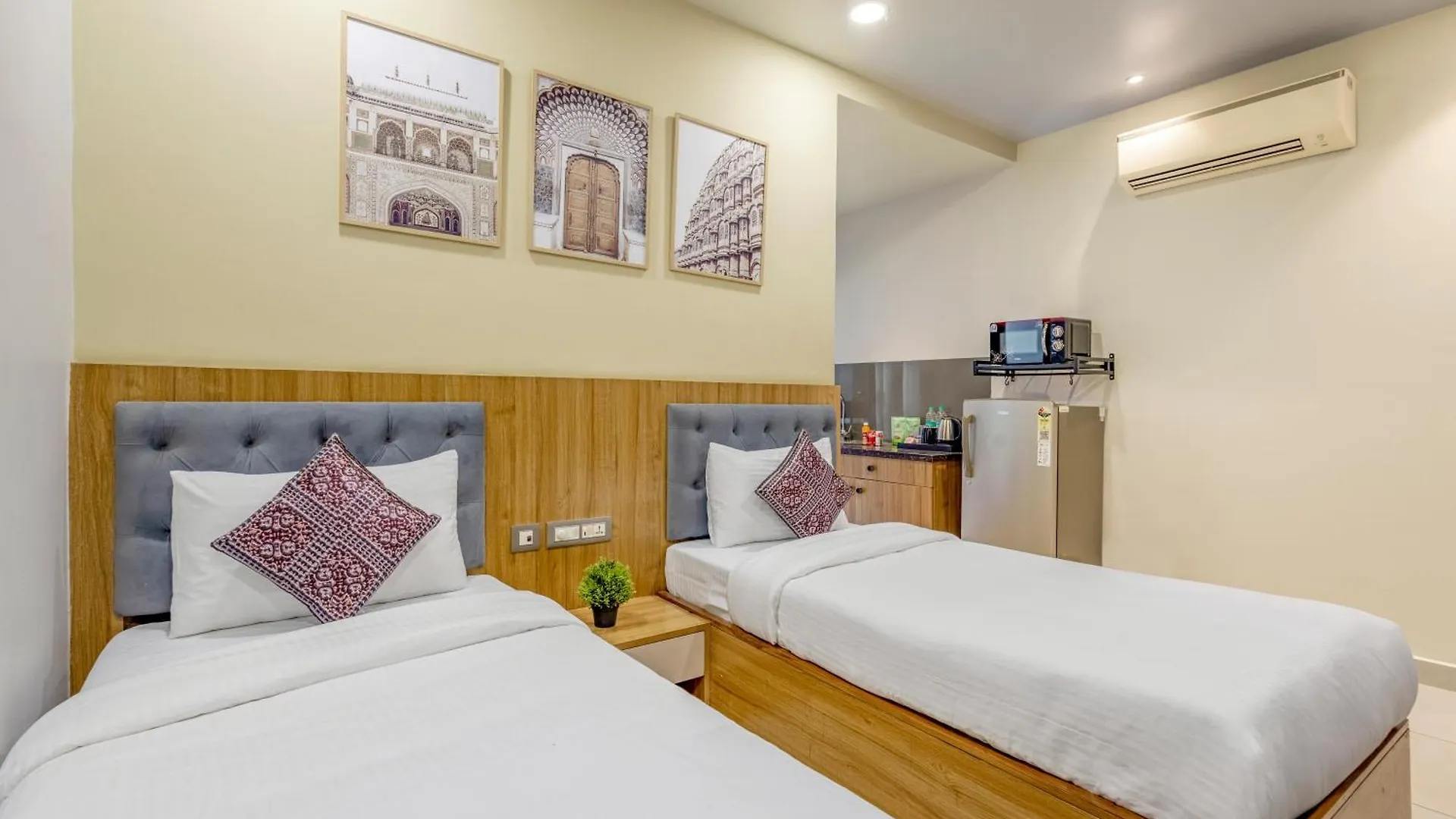 Wandr Hotel Medicity Gurugram, Near Medanta Hospital Gurgaon